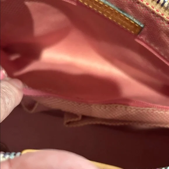 Dooney & Bourke Y2K Stylish Tan Barrel Printed Women's handbag. - Picture 8 of 11